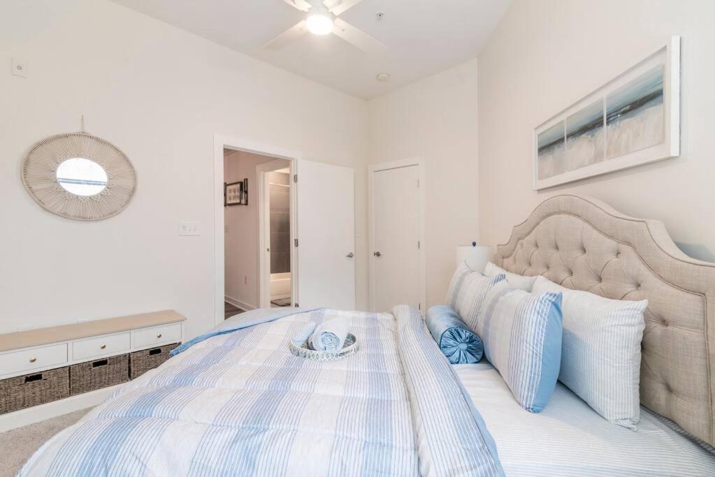 Charming Cozy Apartment With Wi-Fi & Free Parking Шарлът Екстериор снимка